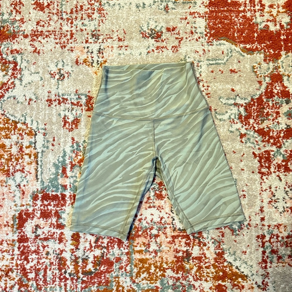 Lululemon Athletica Align High Rise Short 8” Le Tigre Camo Green Fern Multi Nulu